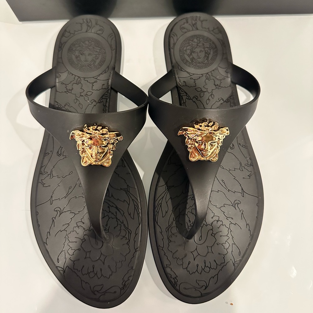 Versace La Medusa Flat Sandals size 37.5 black